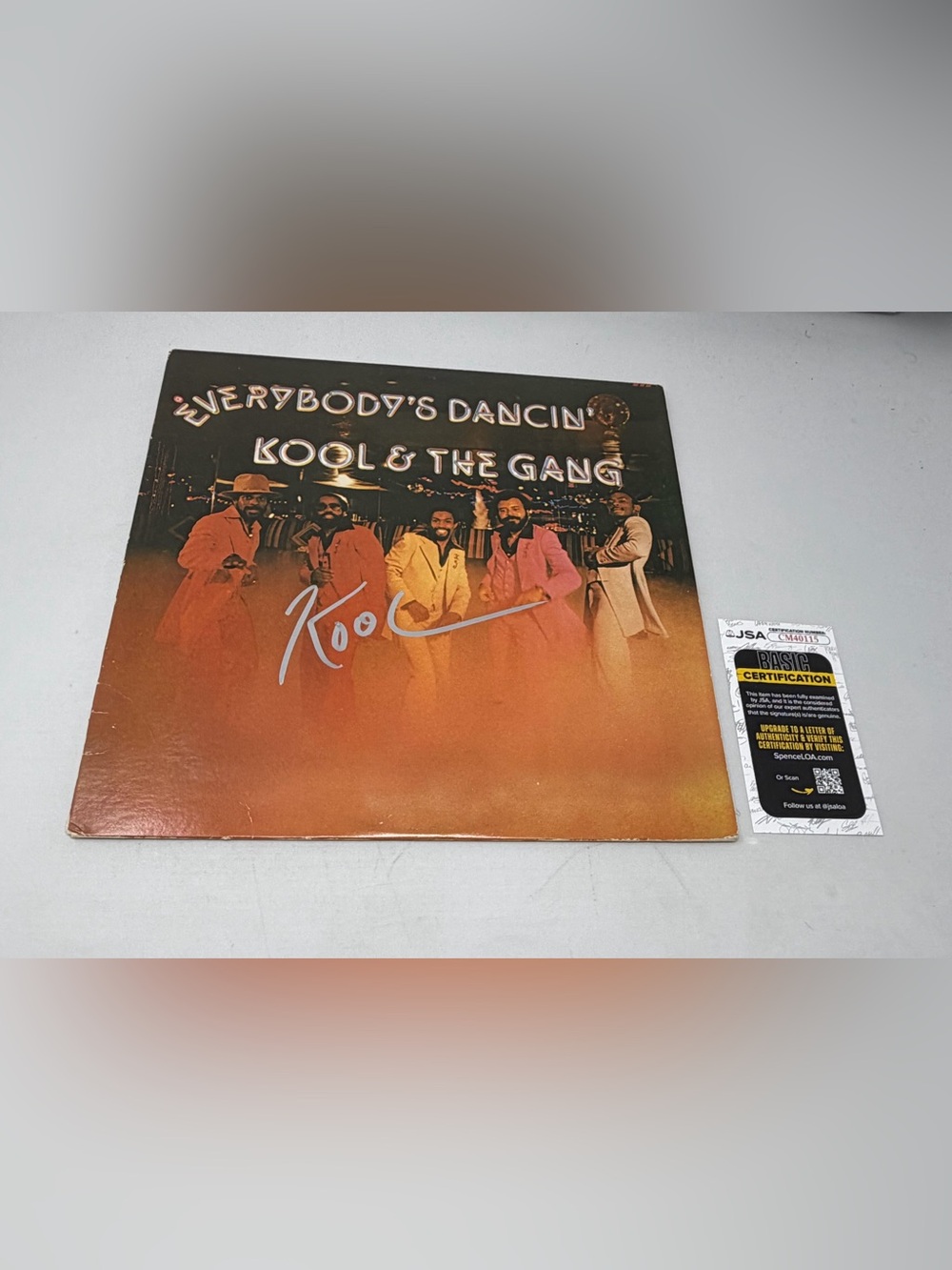 Robert Kool Bell signed Kool & The Gang Everybody’s Dancing Album JSA COA